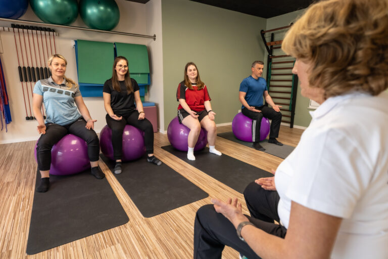 Reha Rangendingen - Bild aus Kurs mit Pezziball